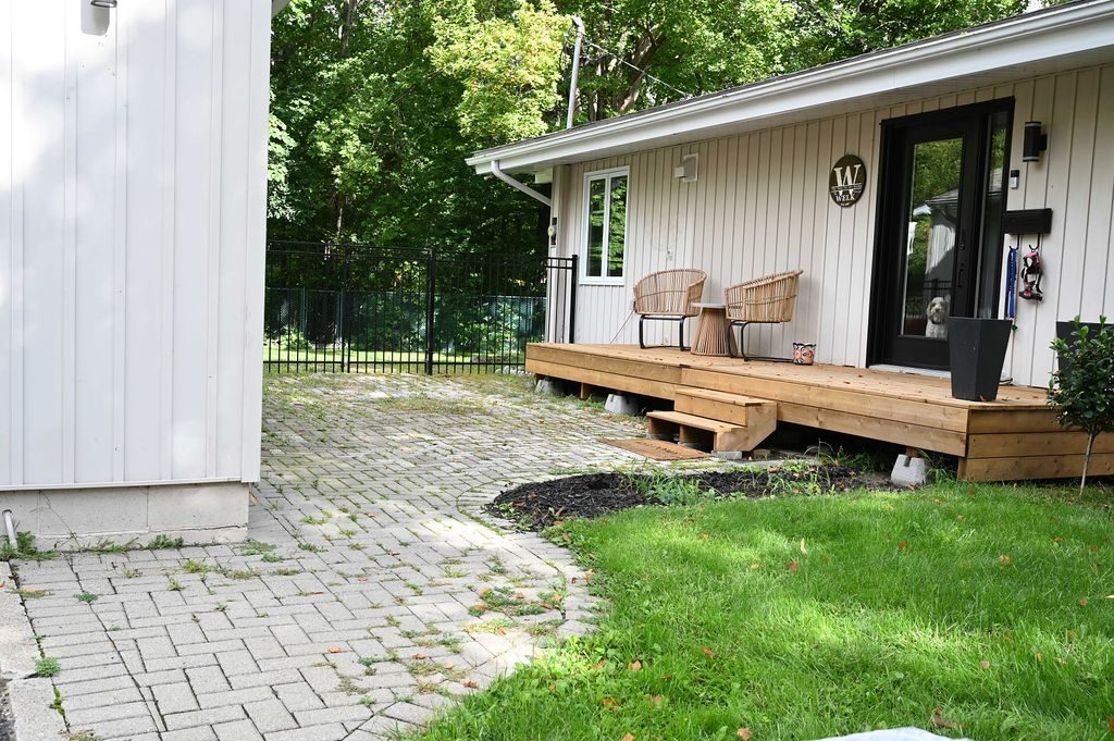 Old cracked interlock patio and walkway before the Campbellscape rebuild